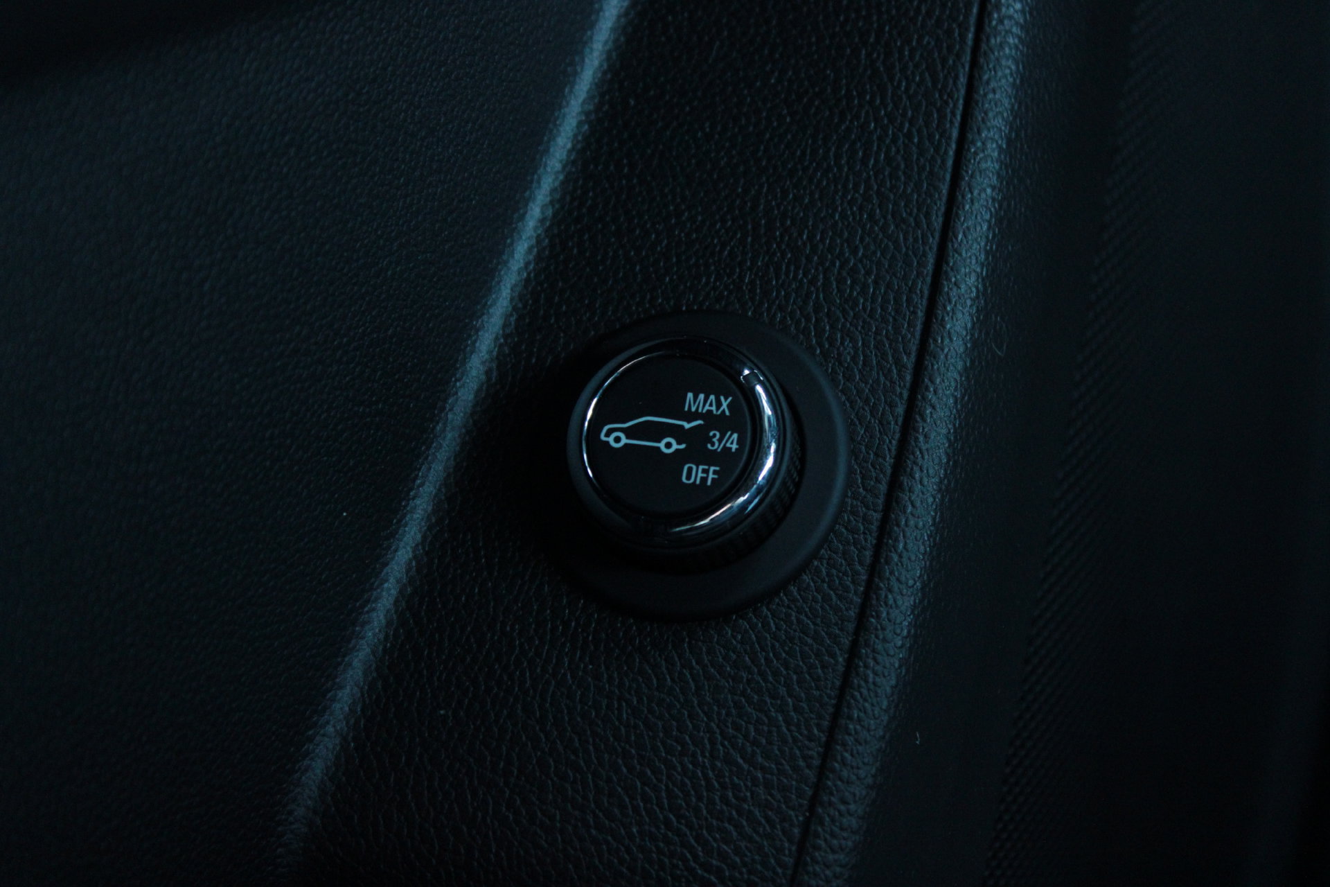 Used 2023 Chevrolet Traverse LT FWD image 30