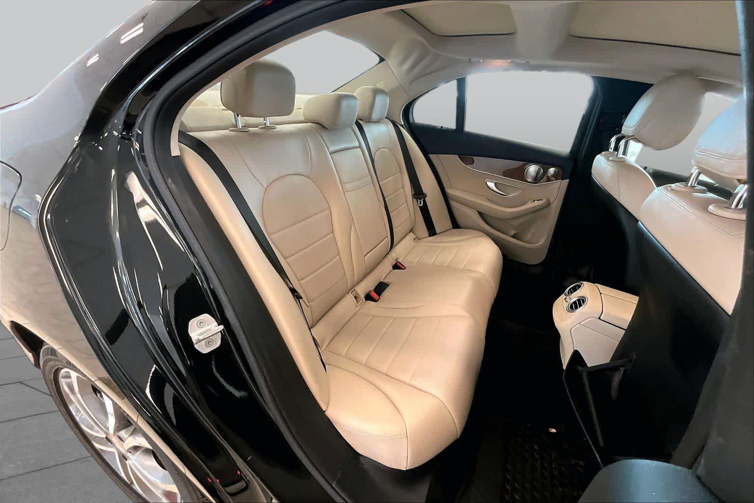 Used 2015 Mercedes-Benz C 300 4MATIC Sedan image 20