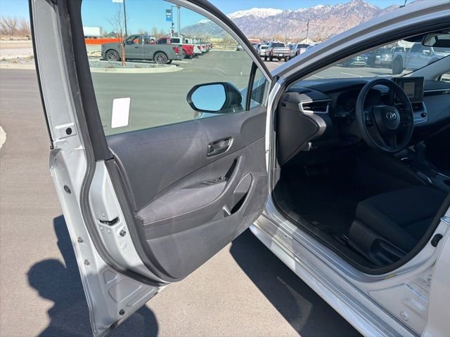 Used 2024 Toyota Corolla LE FWD image 11