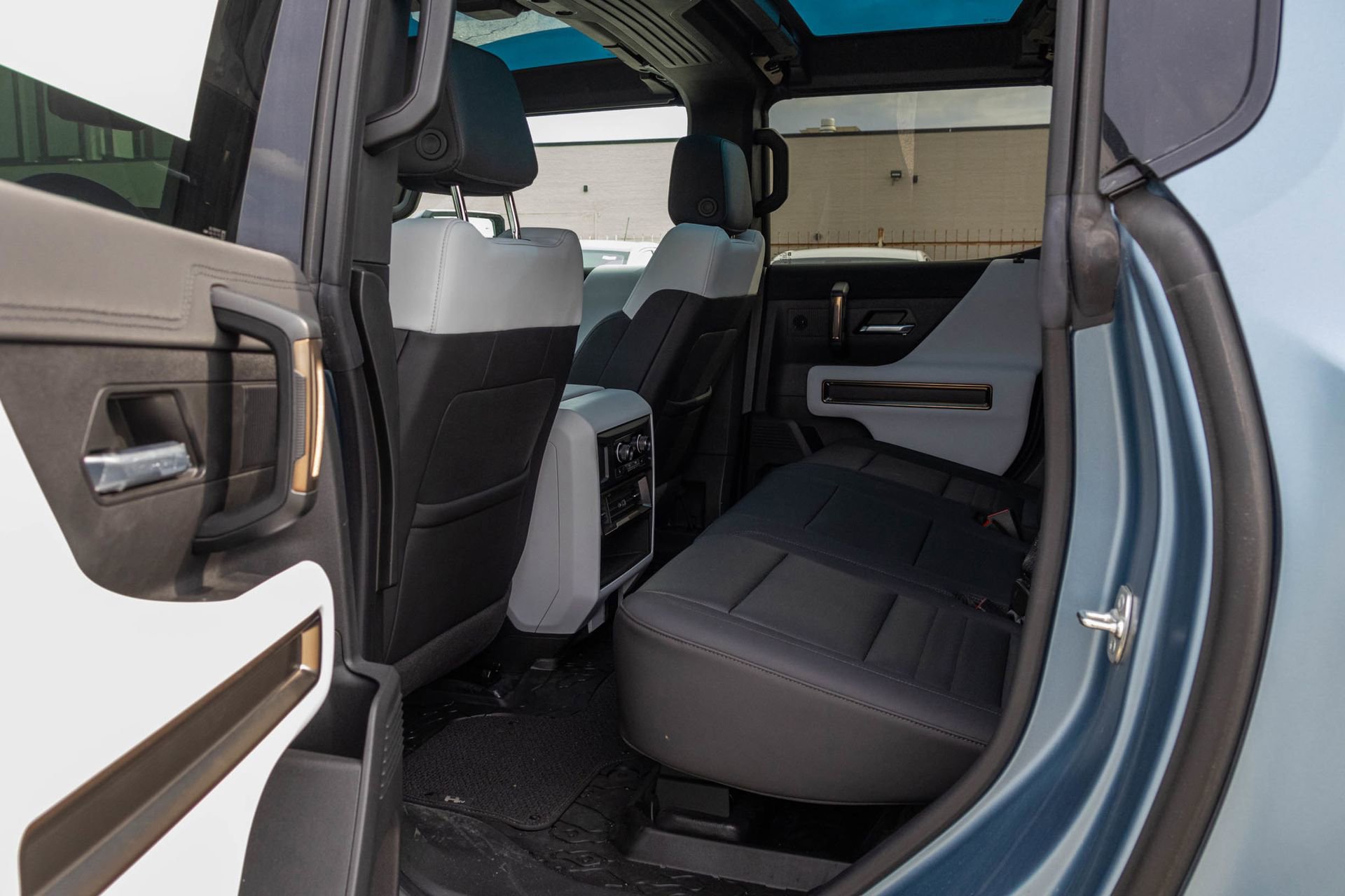 Used 2024 GMC Hummer EV 3X w/ Omega Edition image 36