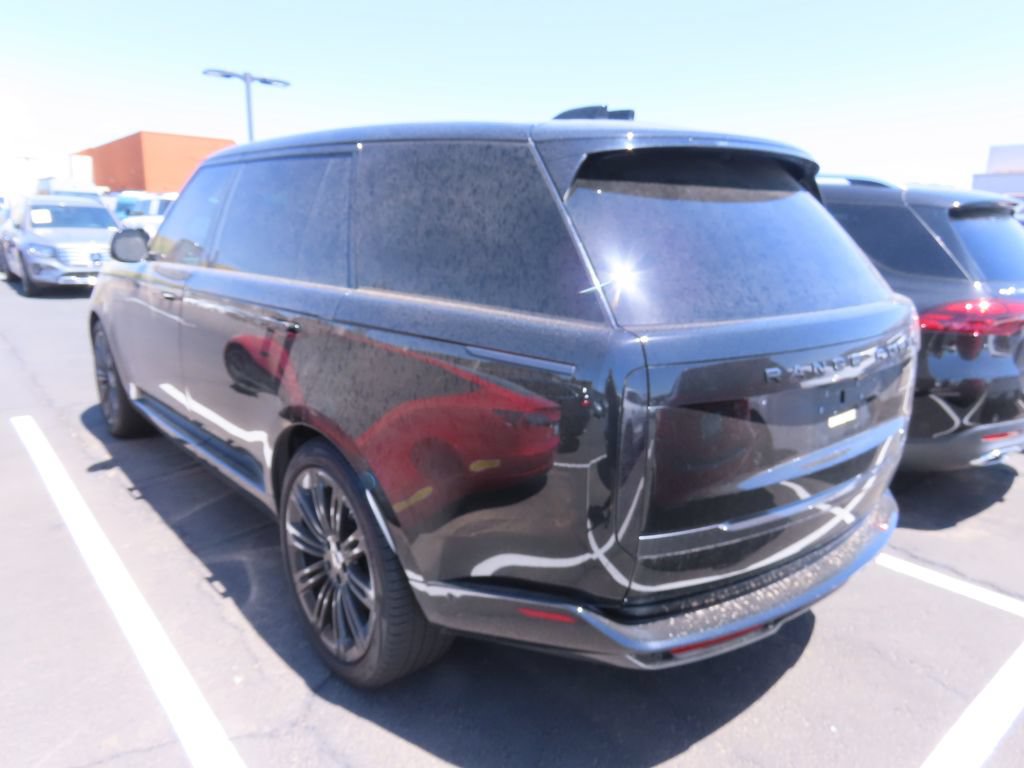 Used 2024 Land Rover Range Rover Long Wheelbase SE AWD/4WD image 4