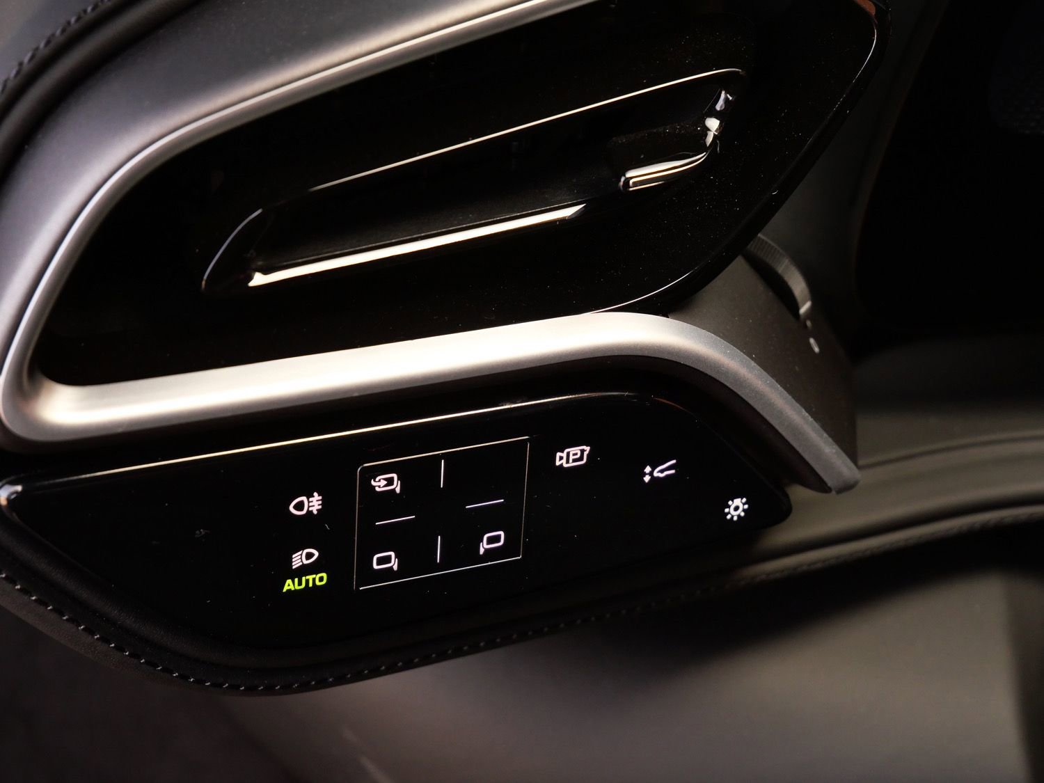 Used 2022 Ferrari 296 GTB RWD image 14