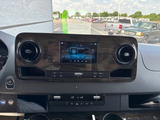 Used 2019 Mercedes-Benz Sprinter 3500 image 34