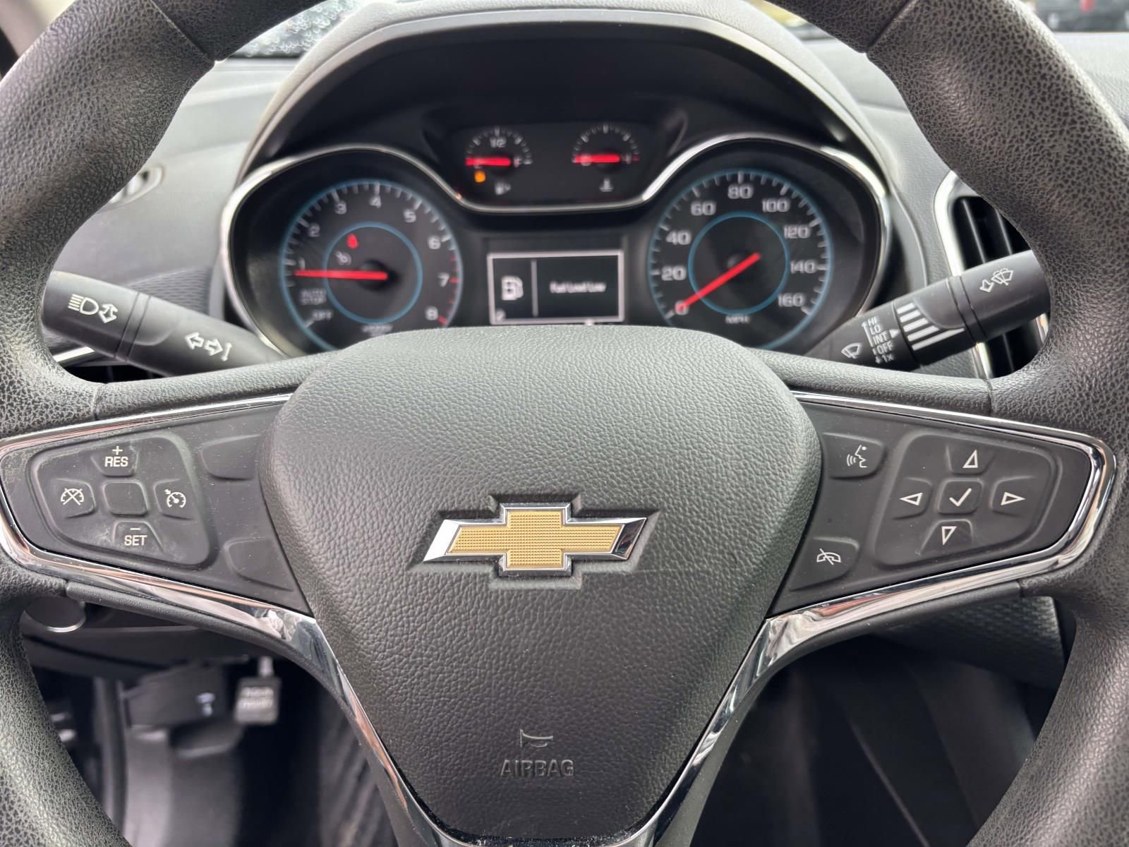 Used 2017 Chevrolet Cruze LT w/ Convenience Package image 18