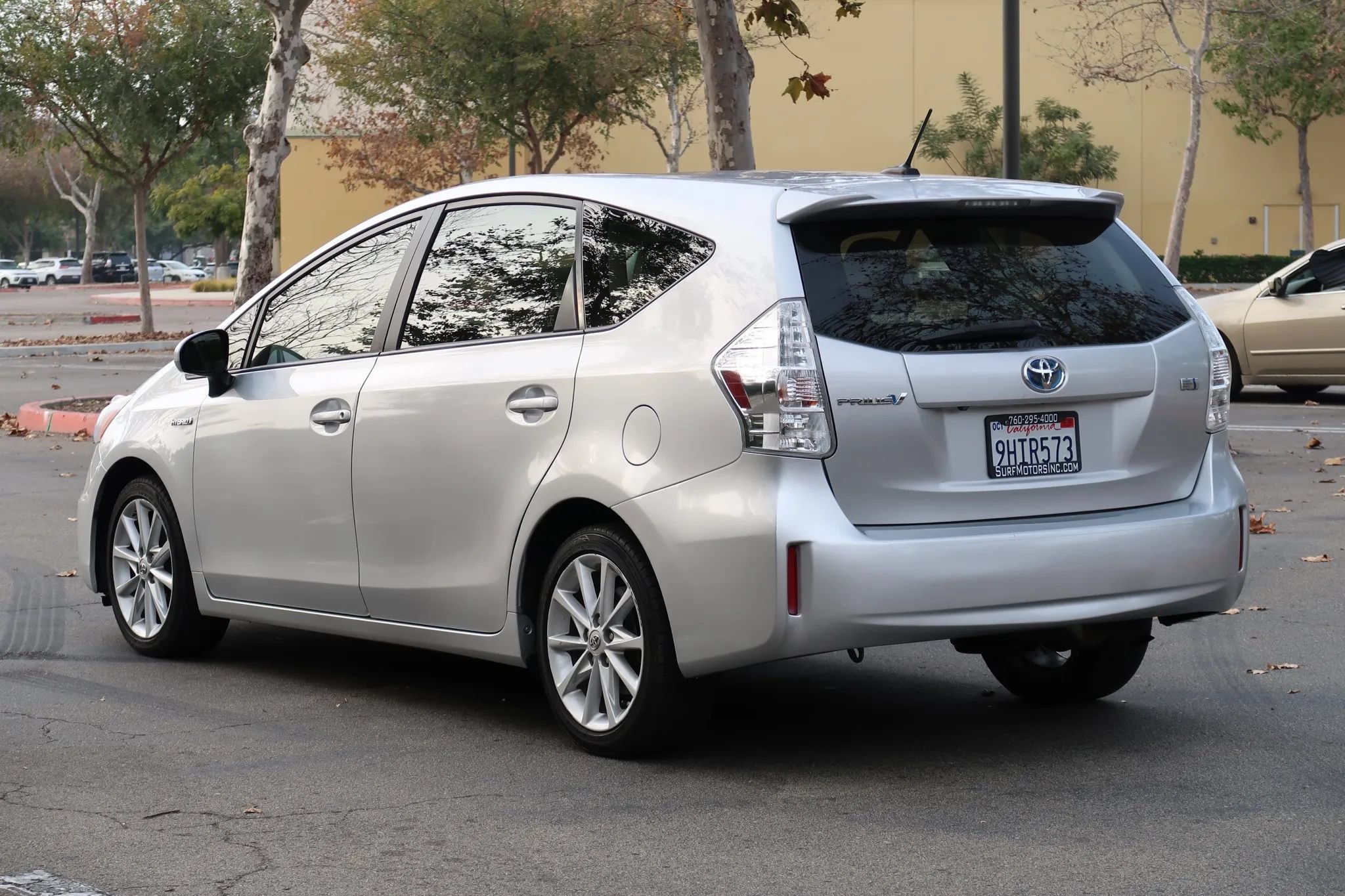 Used 2012 Toyota Prius V Five FWD image 4