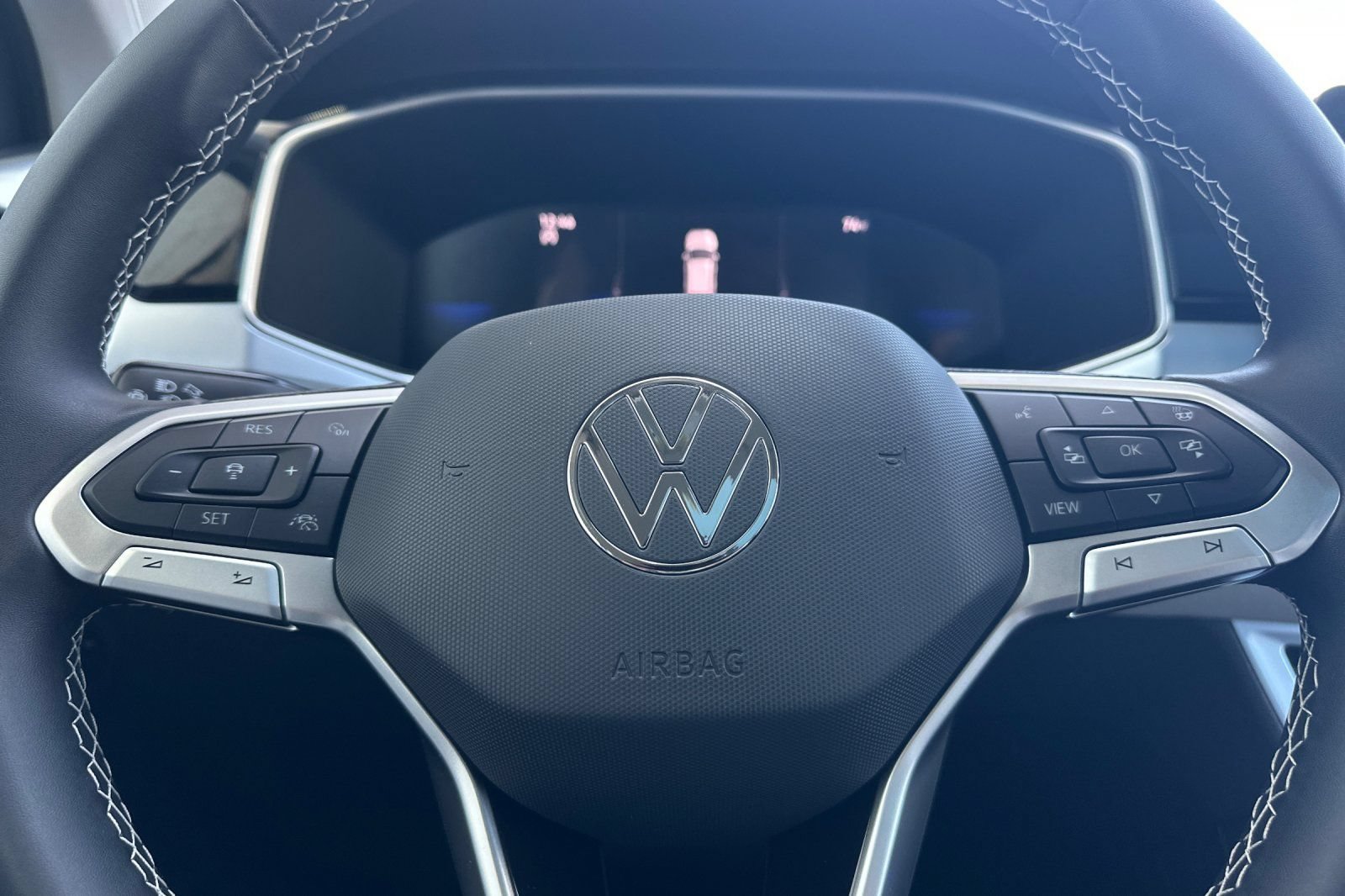 New 2026 Volkswagen Taos SE FWD image 21