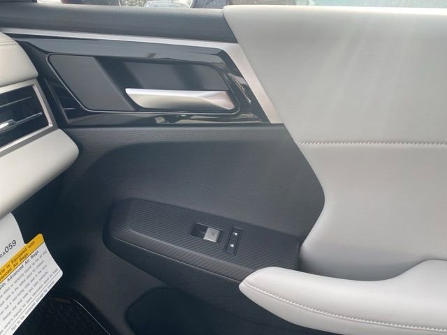 New 2025 Mitsubishi Outlander SE image 33