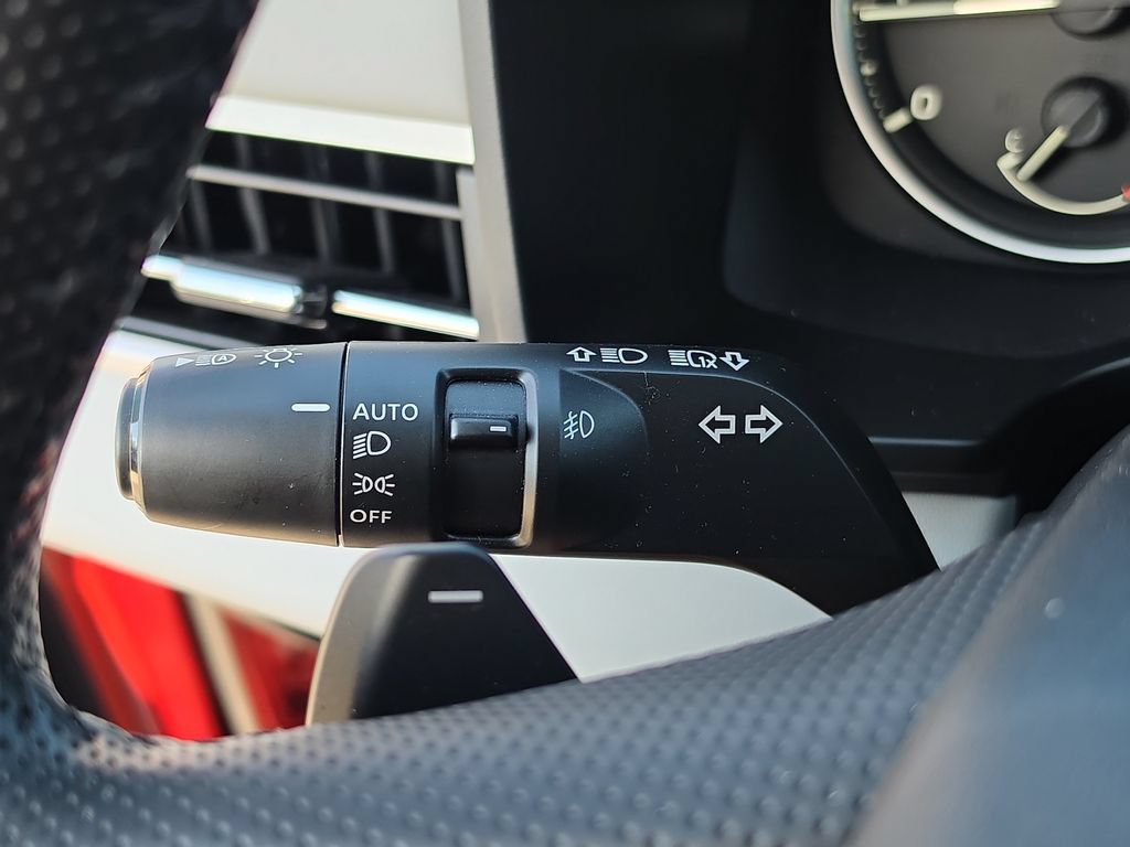 Used 2025 Mitsubishi Outlander SE FWD image 23