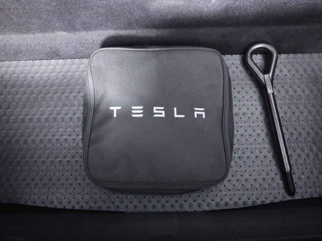 Used 2018 Tesla Model S 75D AWD/4WD image 34