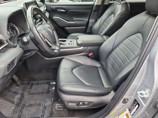 Certified 2024 Toyota Highlander XLE AWD/4WD image 12