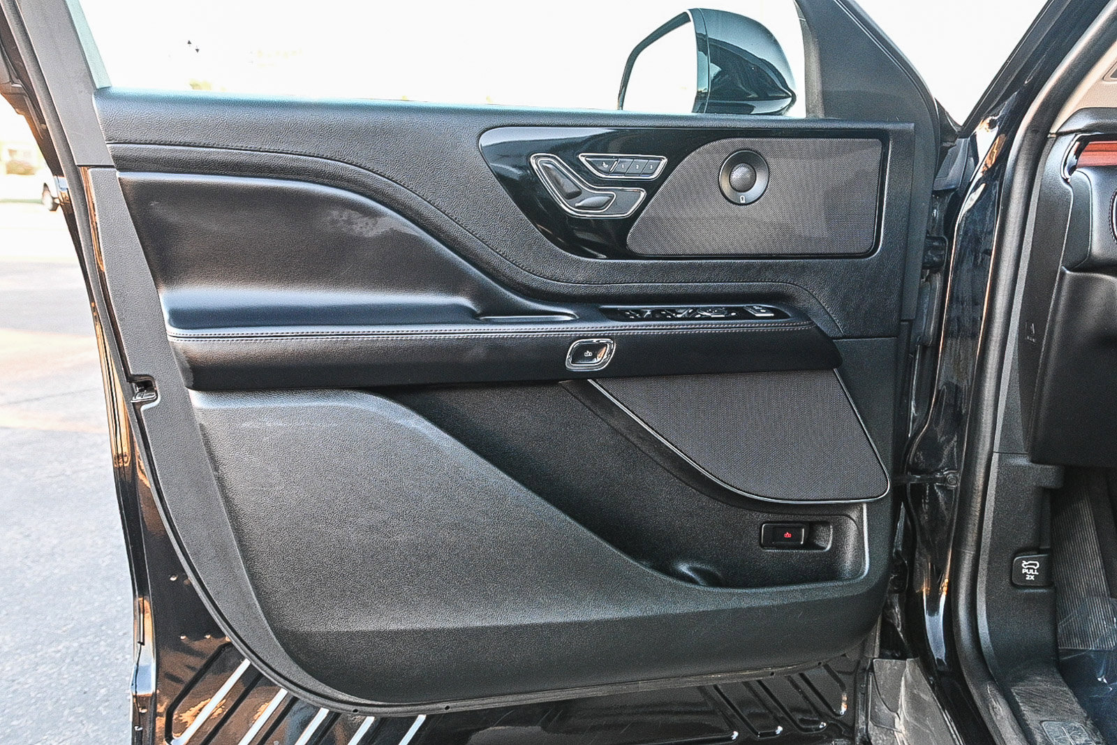 Used 2023 Lincoln Aviator Reserve w/ Elements Package Plus image 22