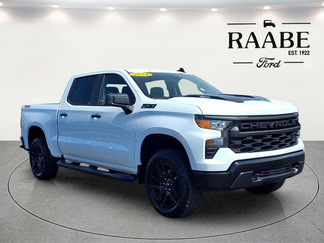 Used 2024 Chevrolet Silverado 1500 Custom Trail Boss w/ Turbomax Blackout Package AWD/4WD image 1