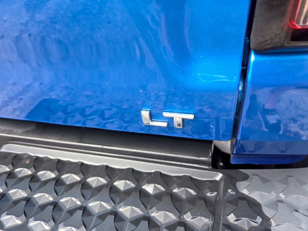 Used 2024 Chevrolet Colorado LT w/ LT Convenience Package RWD image 12
