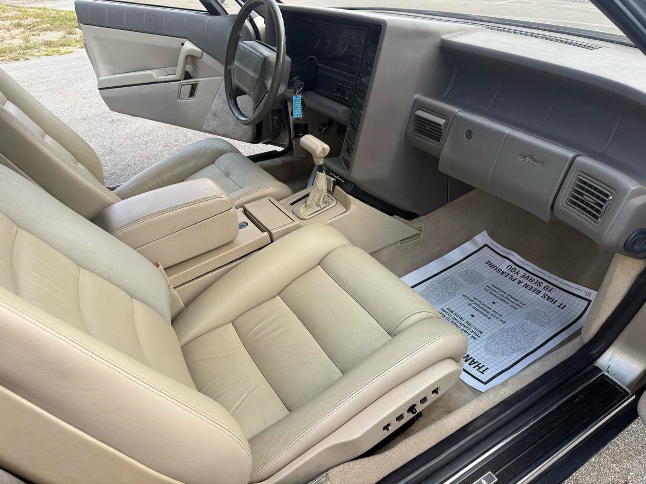 Used 1992 Cadillac Allante FWD image 16