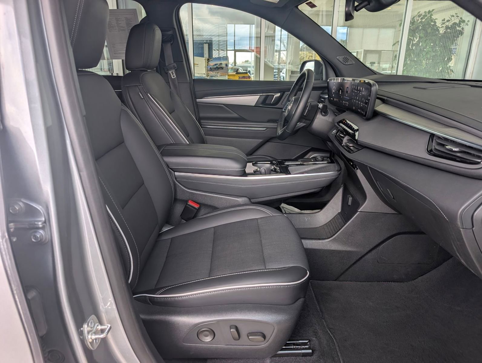 Certified 2025 Buick Enclave Preferred image 44