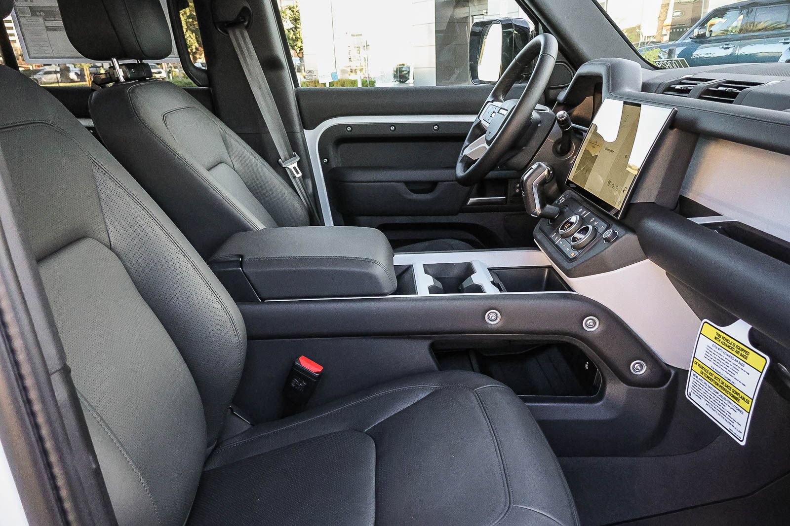 New 2026 Land Rover Defender 130 X-Dynamic SE AWD/4WD image 17