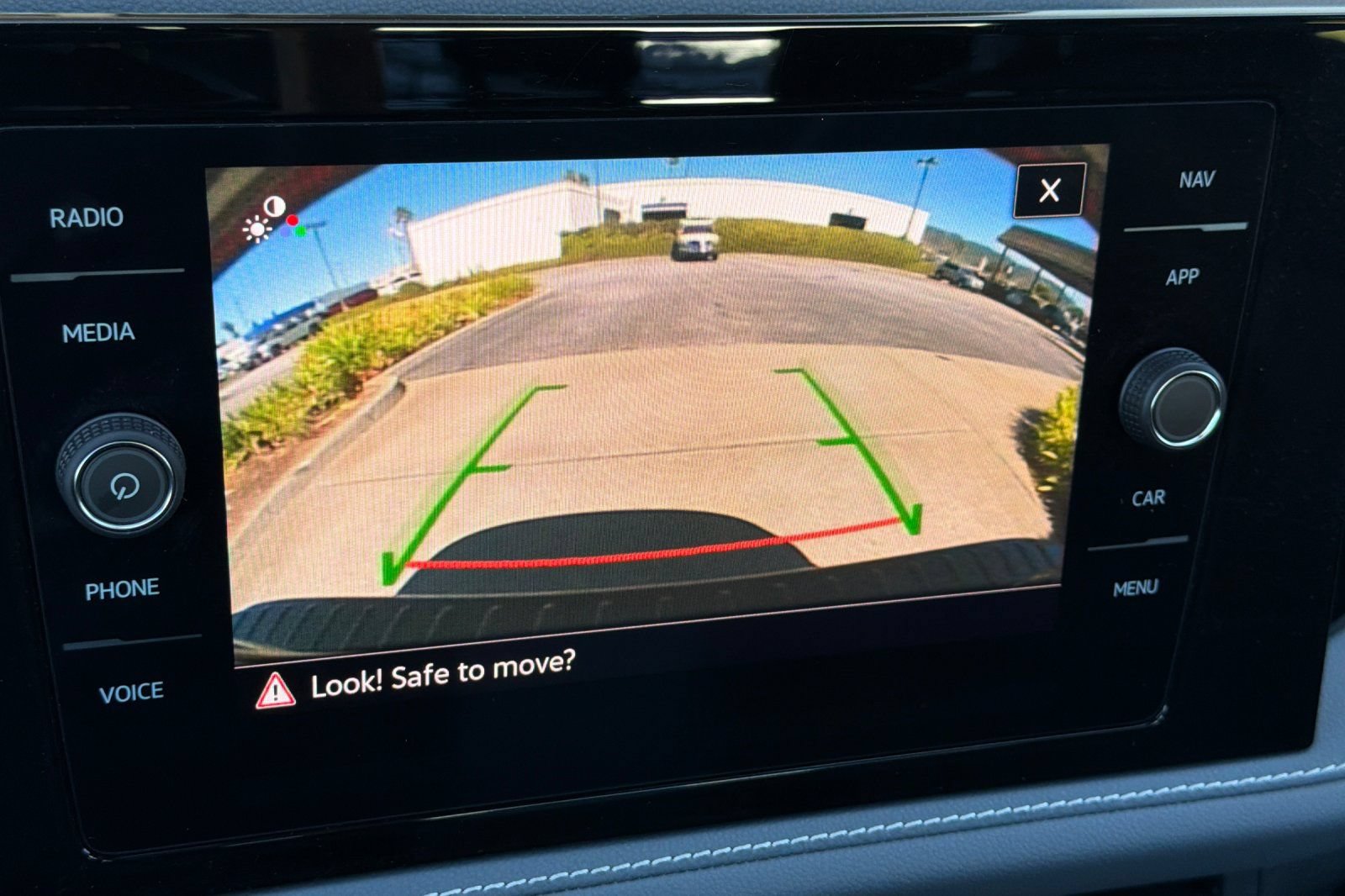 Used 2025 Volkswagen Jetta SEL FWD image 20