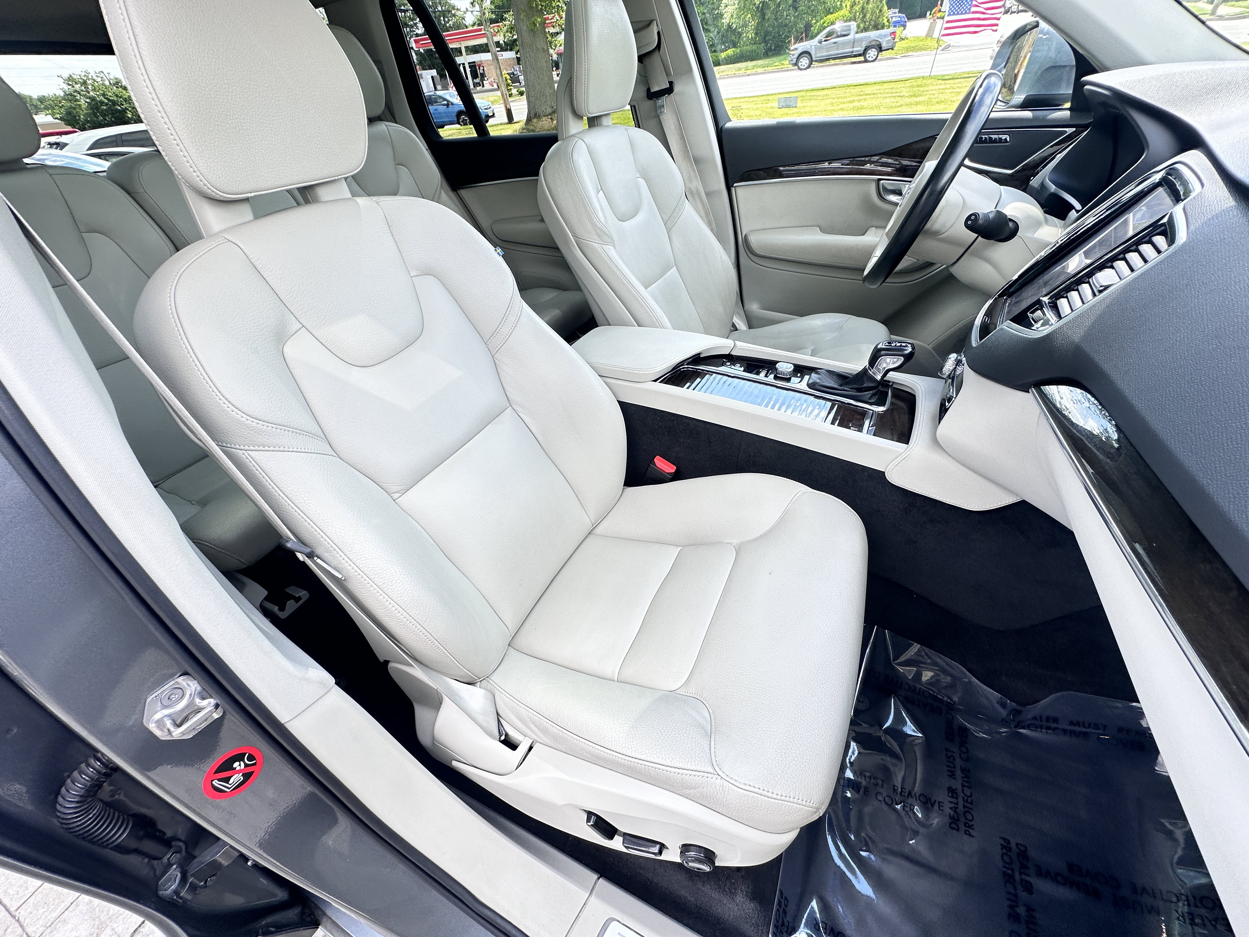 Used 2017 Volvo XC90 T6 Momentum w/ Vision Package AWD/4WD image 42
