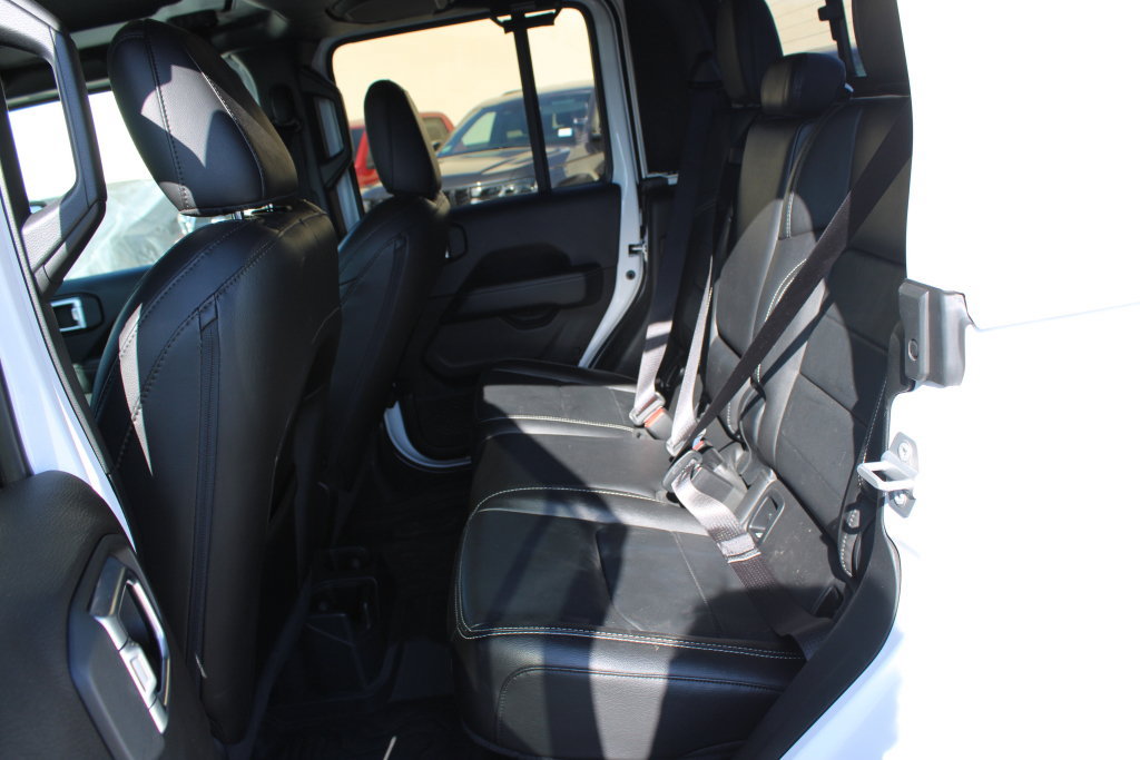 Used 2020 Jeep Gladiator Overland AWD/4WD image 13