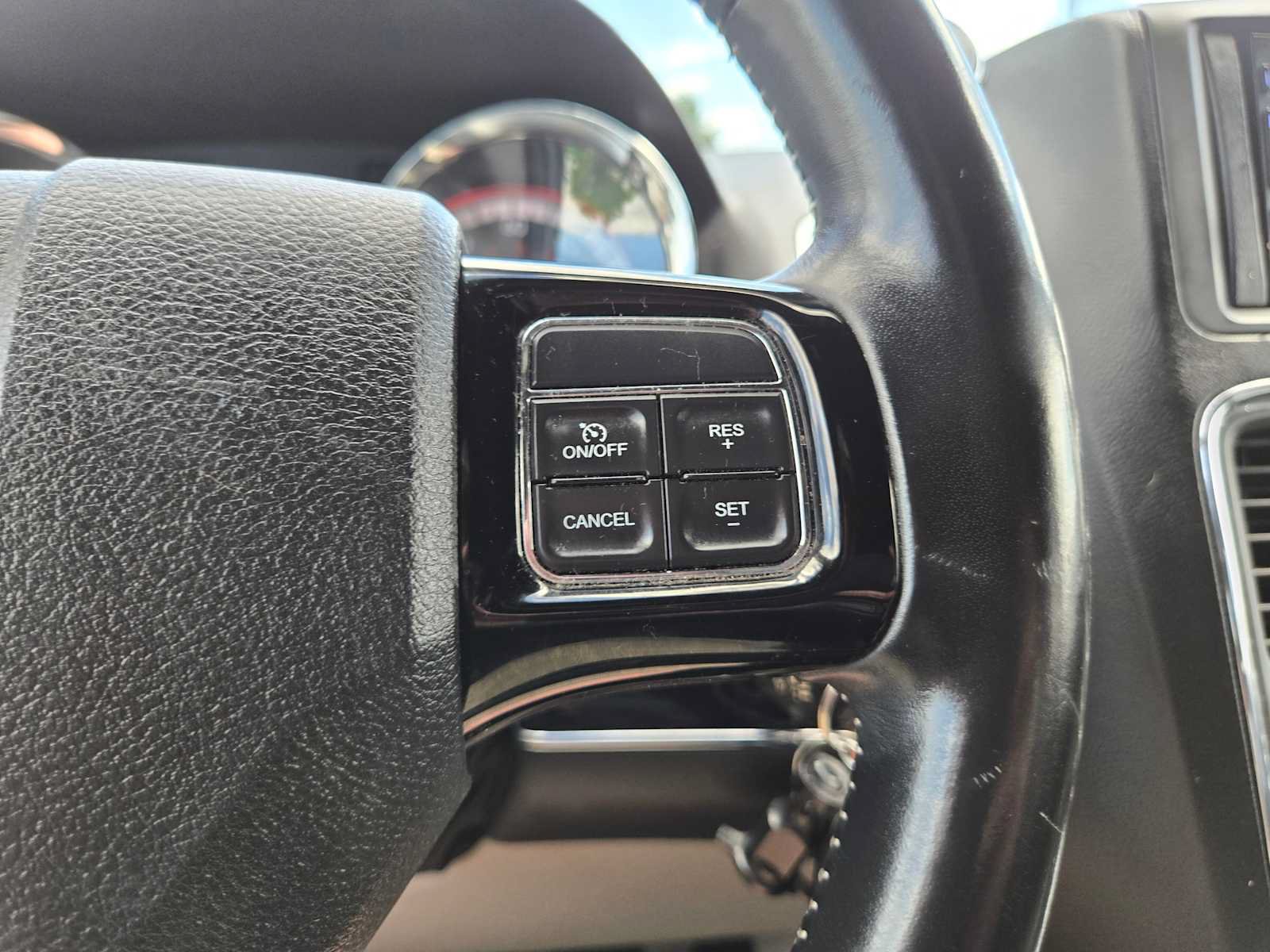 Used 2019 Dodge Grand Caravan SXT FWD image 32