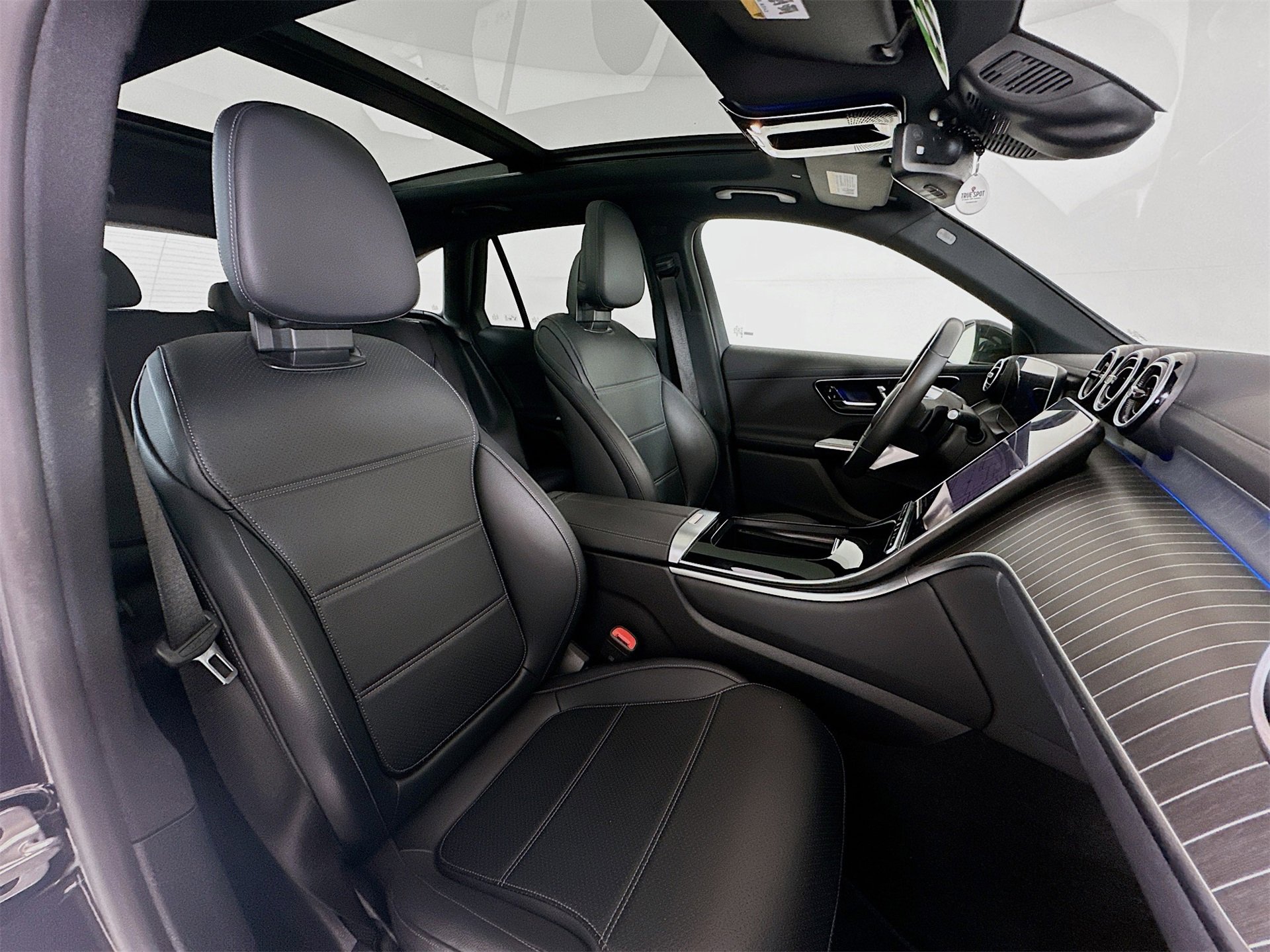 Certified 2024 Mercedes-Benz GLC 300 4MATIC image 31