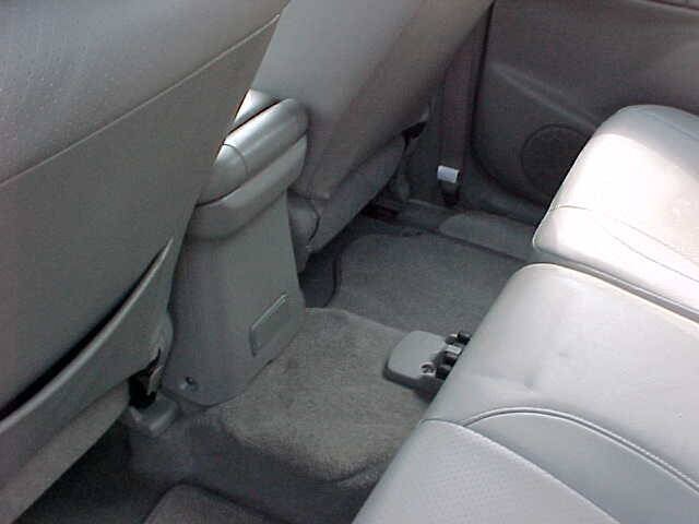 Used 2005 Suzuki XL7 4WD image 42