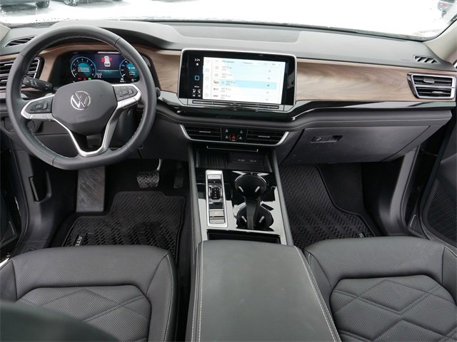Certified 2025 Volkswagen Atlas SE image 24