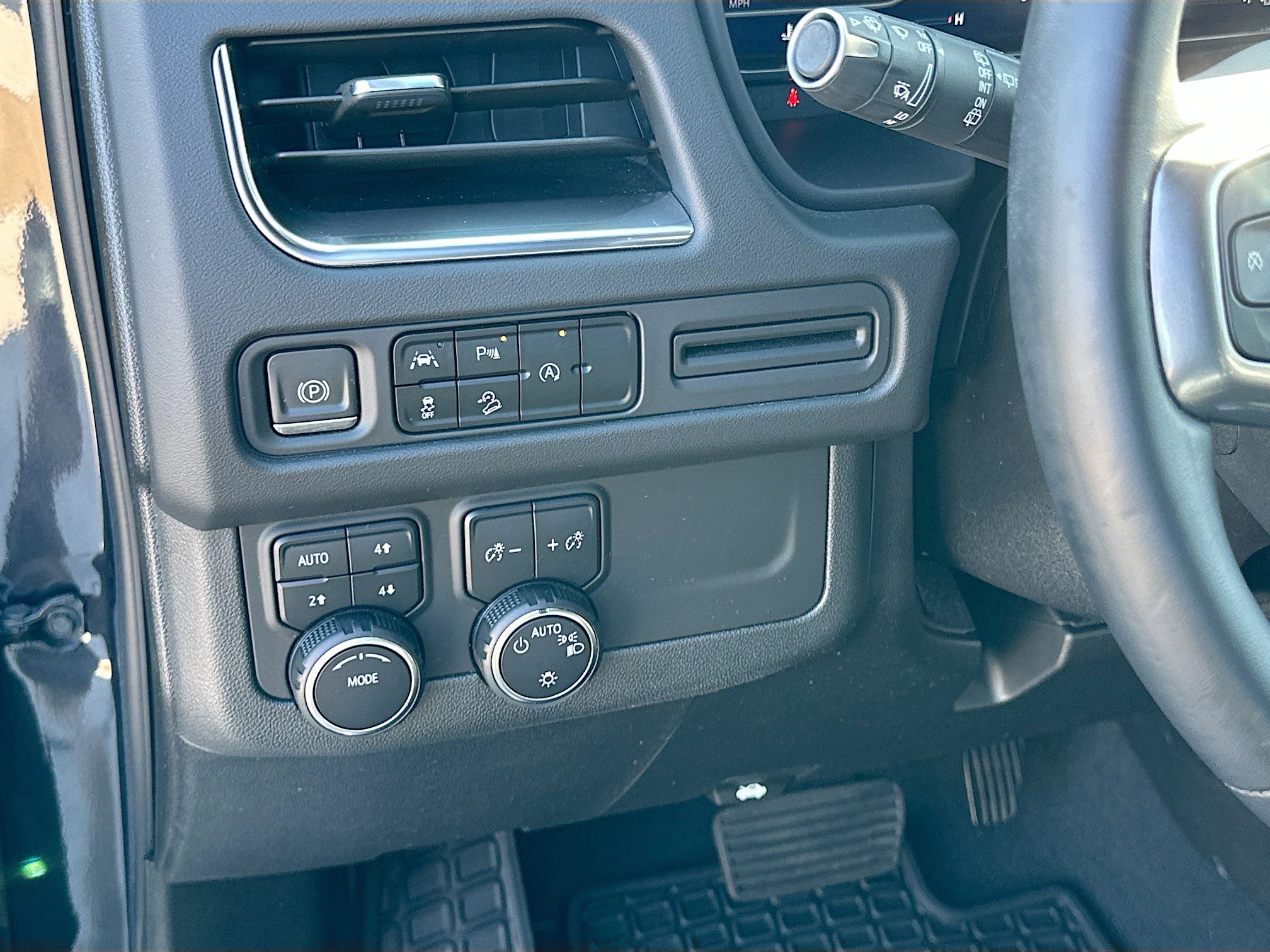 Used 2023 Chevrolet Tahoe Z71 image 10