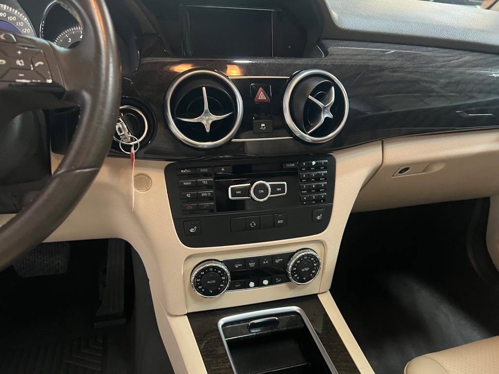 Used 2015 Mercedes-Benz GLK 350 2WD image 26