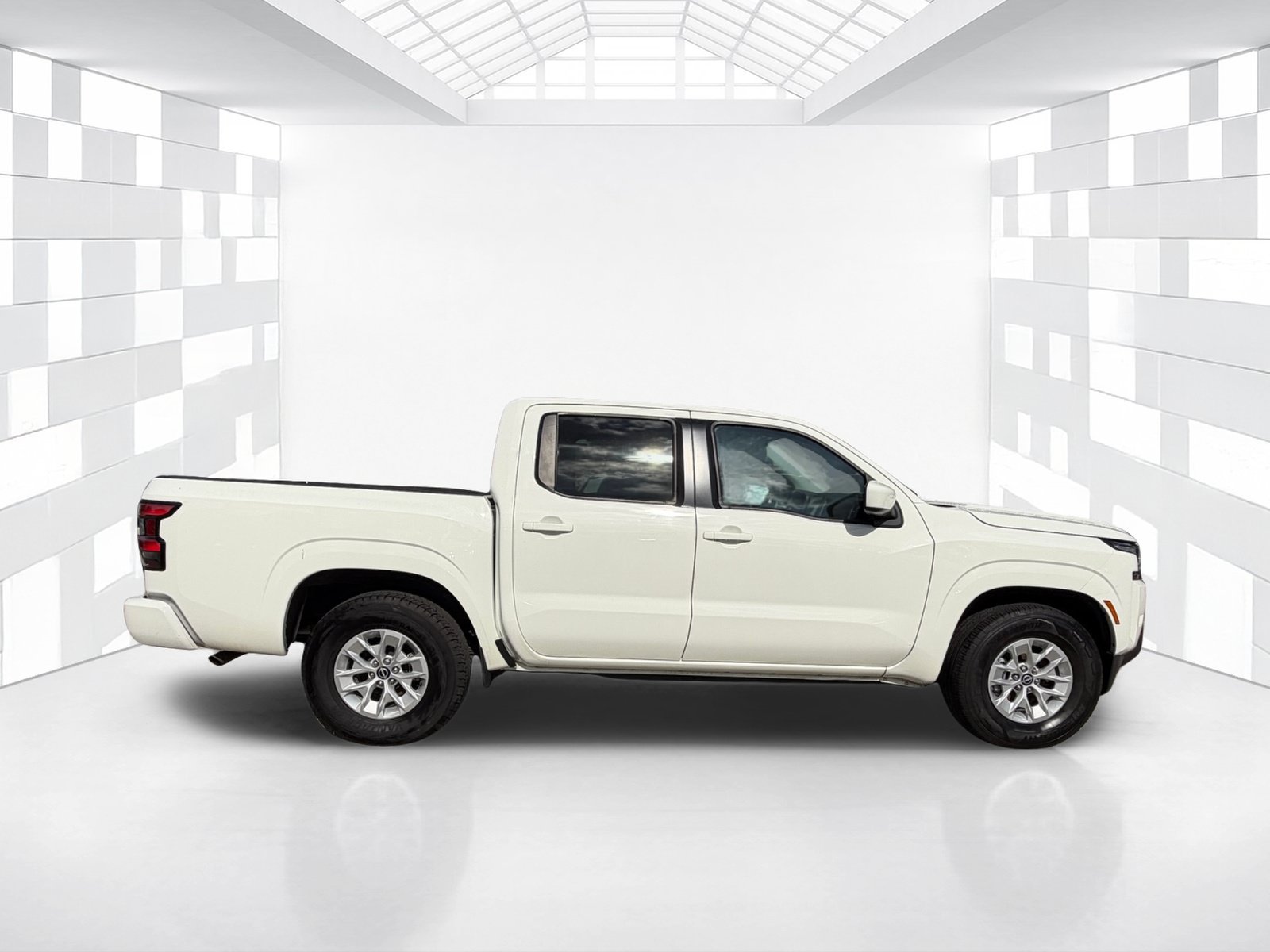 Certified 2024 Nissan Frontier SV RWD image 8