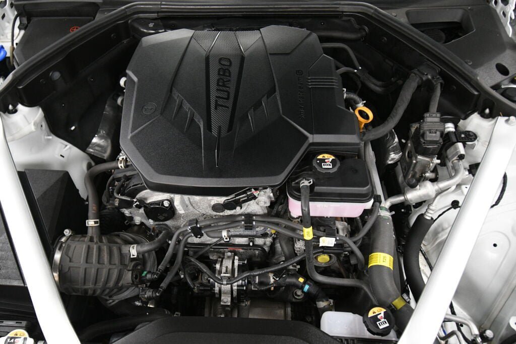 Used 2025 Genesis G70 2.5T AWD/4WD image 34