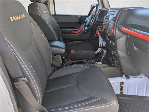 Used 2015 Jeep Wrangler Unlimited Sahara w/ Connectivity Group image 21