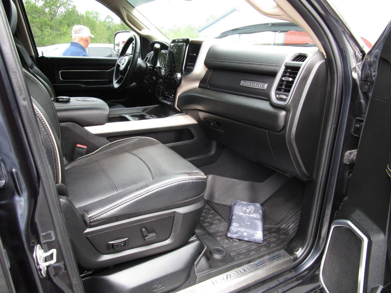 Used 2022 RAM 2500 Laramie AWD/4WD image 32
