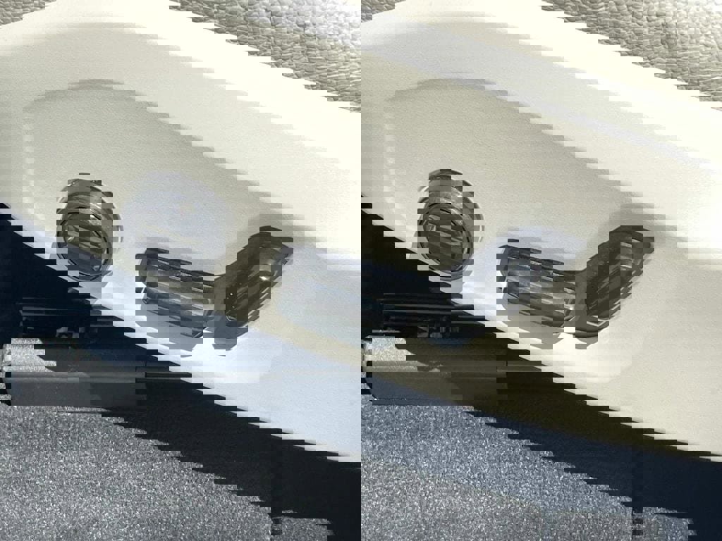 Certified 2025 Volvo XC60 T8 Plus w/ Protection Package Premier image 26