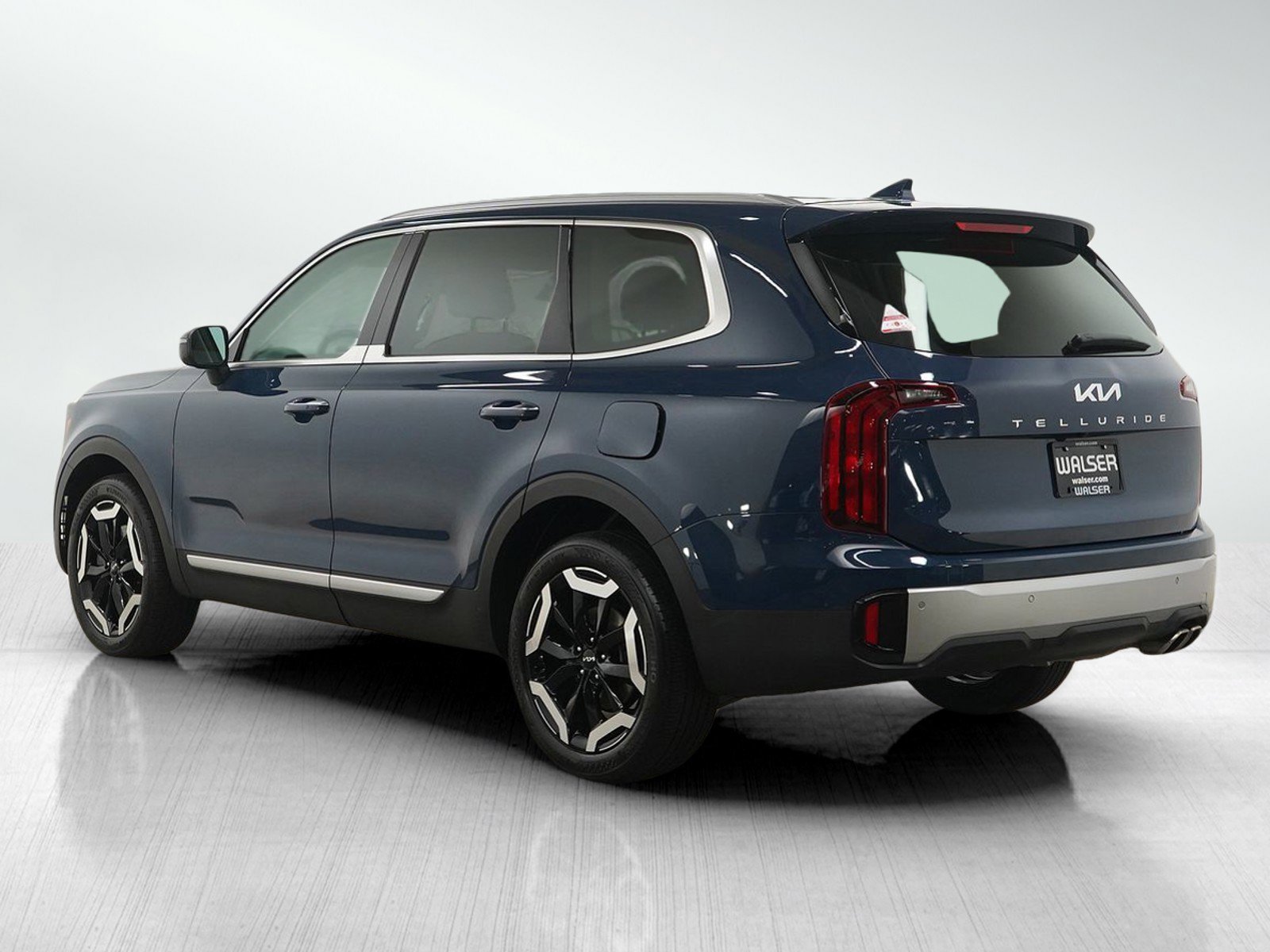 Used 2023 Kia Telluride S w/ S Sunroof Package image 3