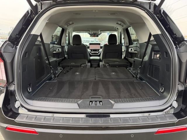 Used 2025 Ford Explorer Active image 30