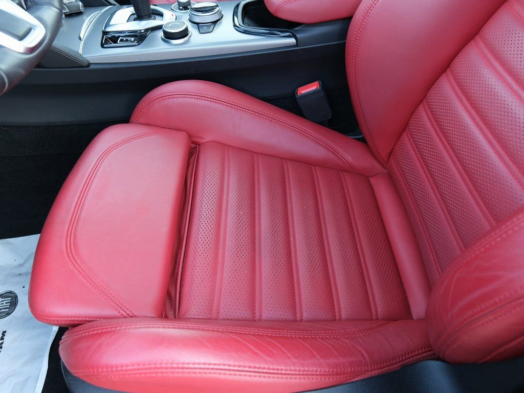 Used 2024 Alfa Romeo Stelvio Veloce image 25