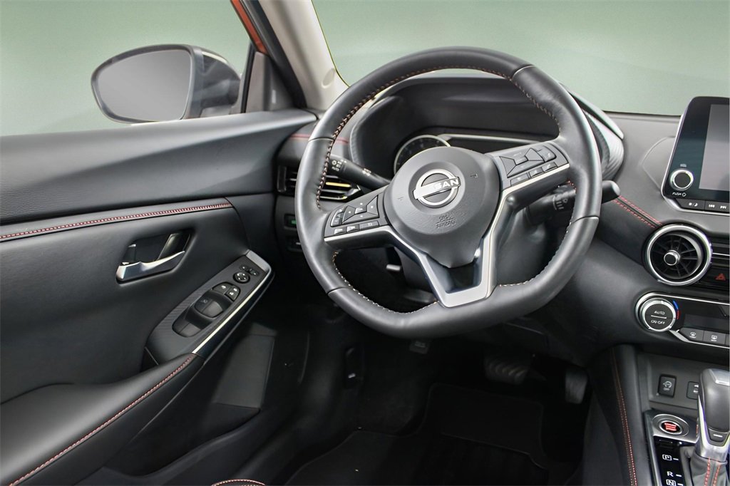 Used 2025 Nissan Sentra SR w/ SR Premium Package image 22