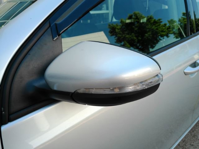 Used 2012 Volkswagen Golf 4-Door FWD image 15