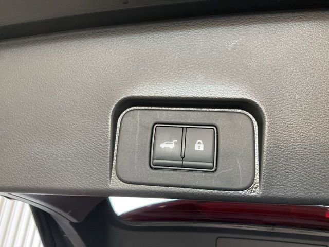 Used 2023 Nissan Rogue SL w/ SL Premium Package image 19