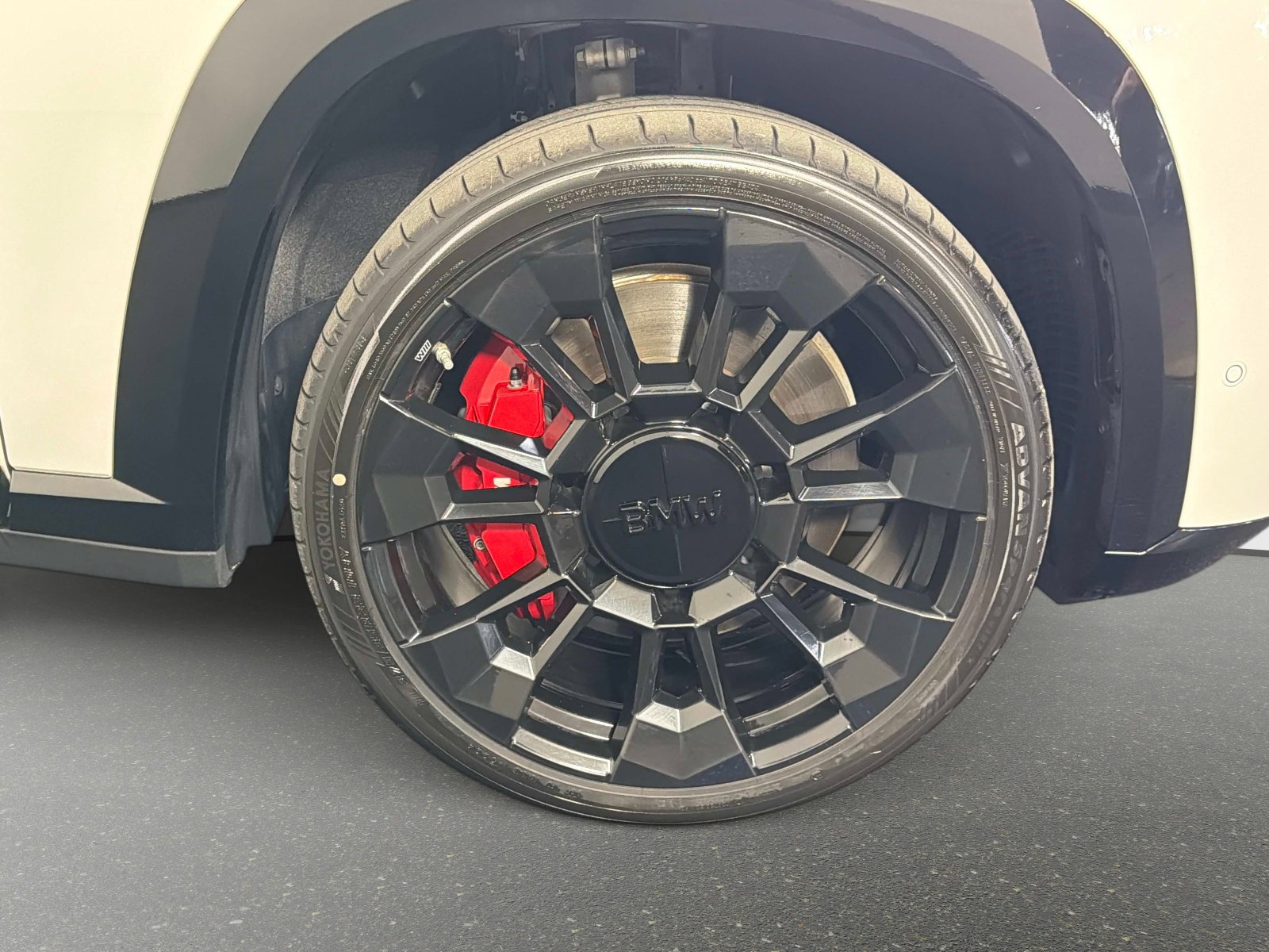 Used 2025 BMW XM image 21