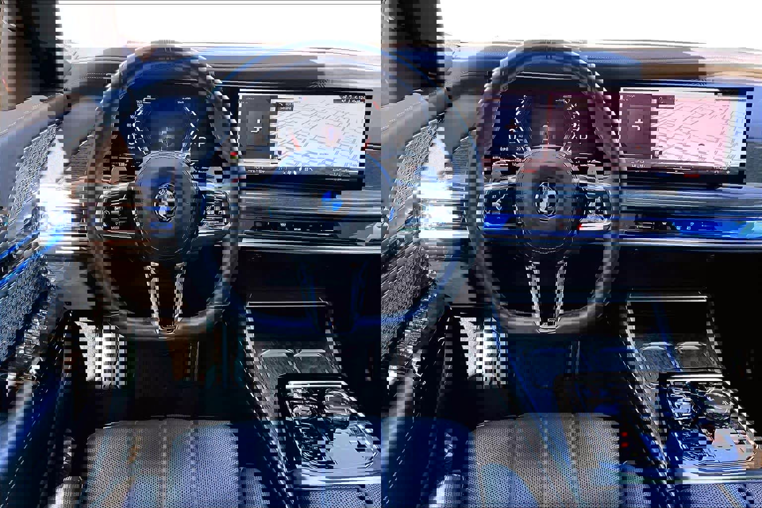 Used 2023 BMW 760i xDrive w/ Executive Package image 6