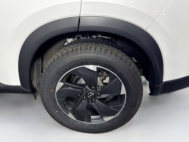 Used 2024 Nissan Rogue SV AWD/4WD image 24