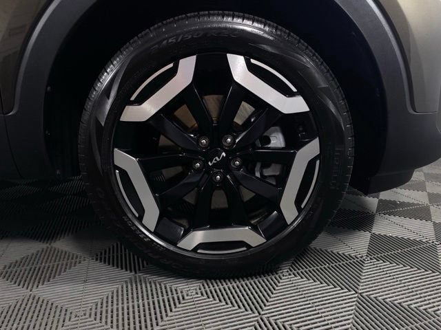 Used 2025 Kia Telluride EX w/ EX Captain's Chair Package FWD image 11