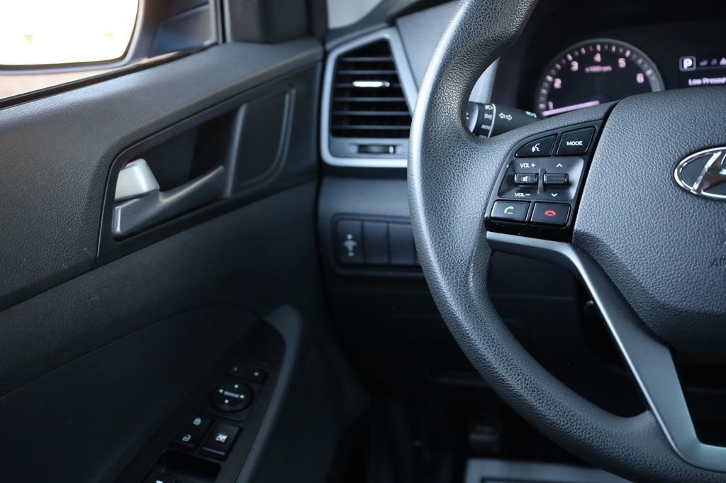 Used 2016 Hyundai Tucson SE image 32