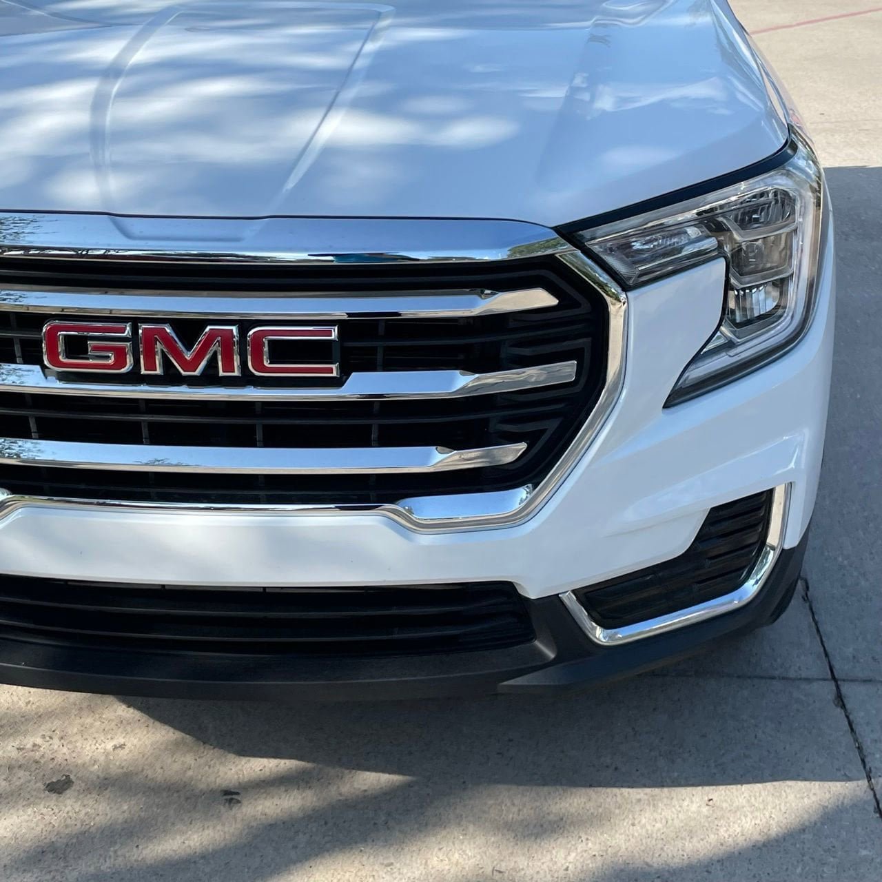 Used 2024 GMC Terrain SLE w/ Driver Convenience Package FWD image 7