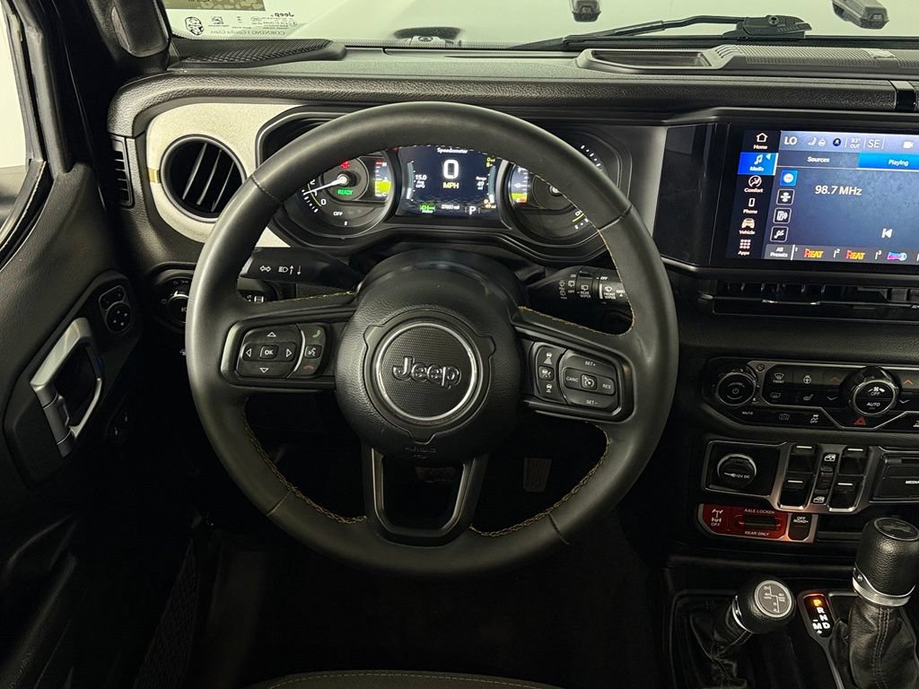 Used 2024 Jeep Wrangler Unlimited AWD/4WD image 13