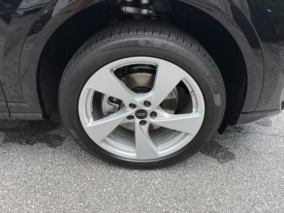 New 2025 Audi Q5 Premium Plus image 24