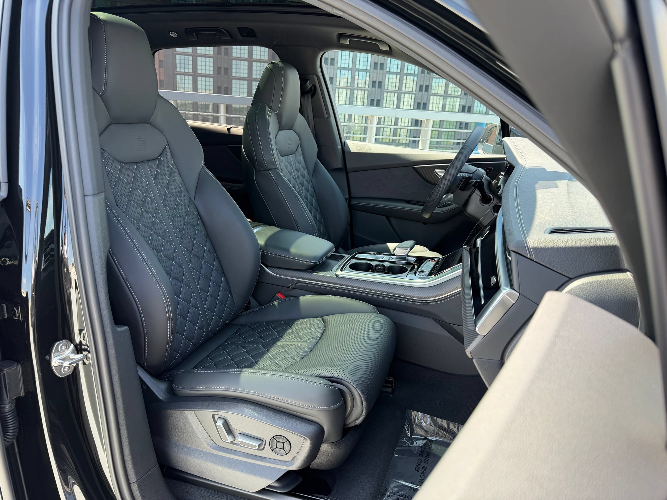 Used 2026 Audi SQ7 Premium Plus AWD/4WD image 24