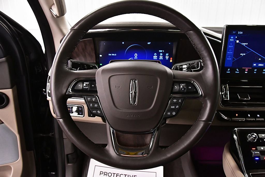 Used 2024 Lincoln Navigator Reserve image 18
